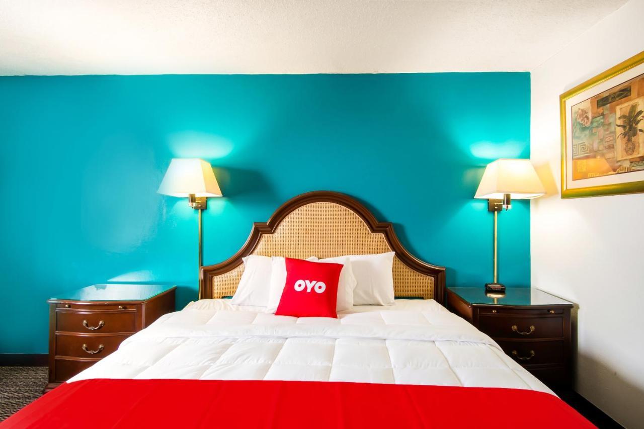 Oyo Hotel Hutchinson Ks West 4Th Ave Zewnętrze zdjęcie