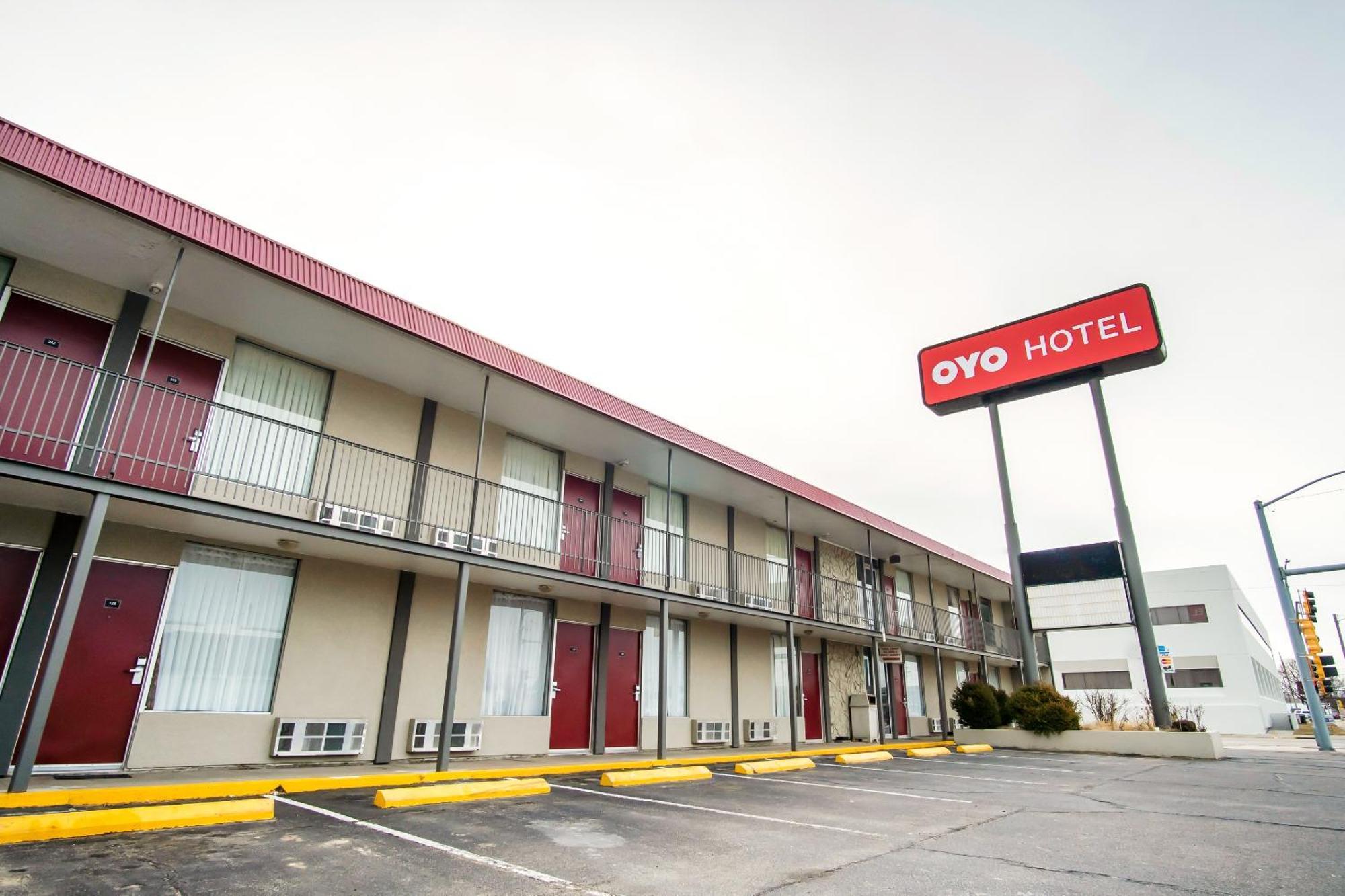 Oyo Hotel Hutchinson West 4Th Ave Zewnętrze zdjęcie