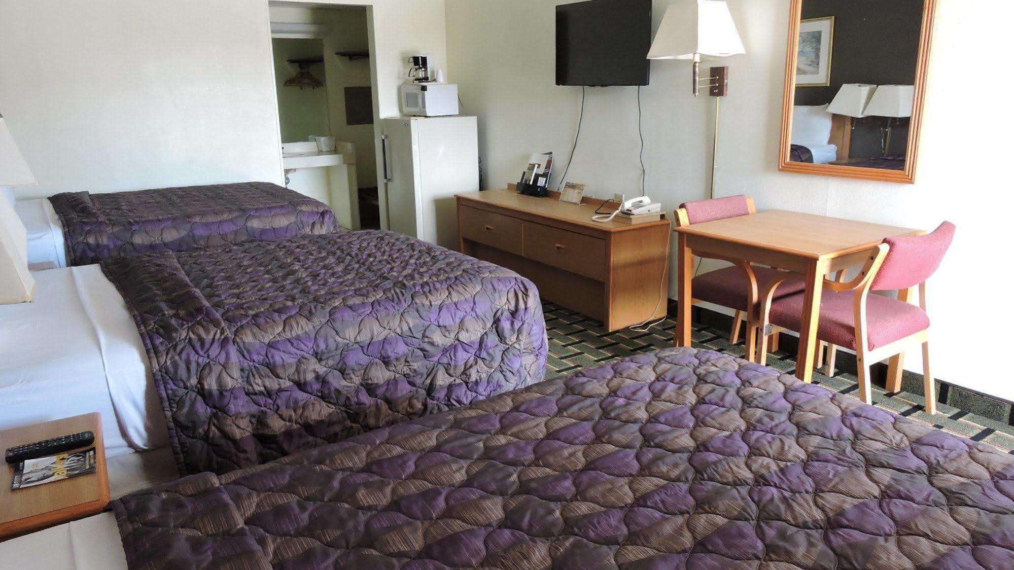 Oyo Hotel Hutchinson West 4Th Ave Zewnętrze zdjęcie