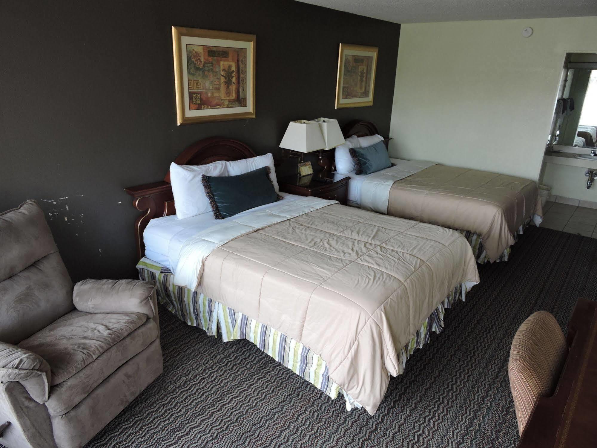 Oyo Hotel Hutchinson West 4Th Ave Zewnętrze zdjęcie